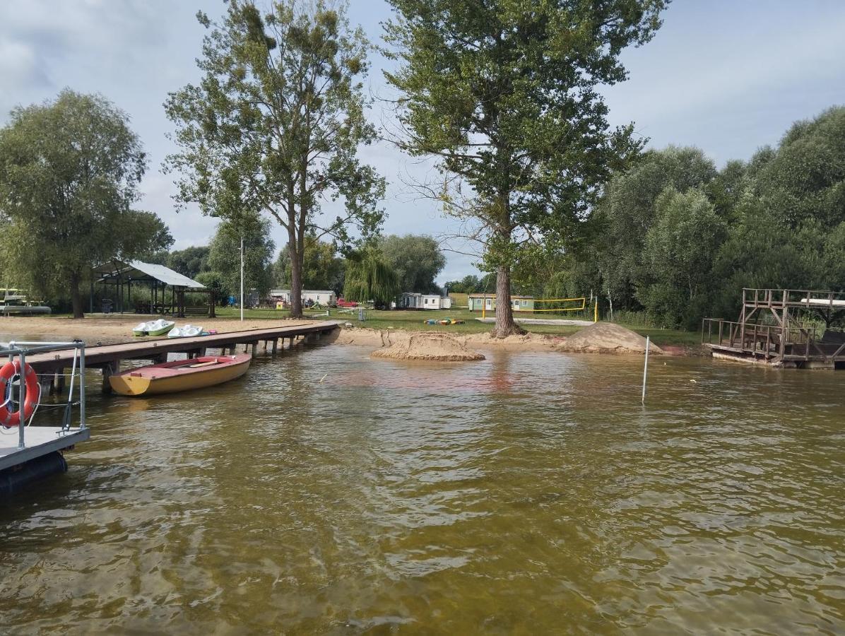 Osrodek Wypoczynkowy "Marina Rozbejko" Villa มิชลีบูร์ช ภายนอก รูปภาพ
