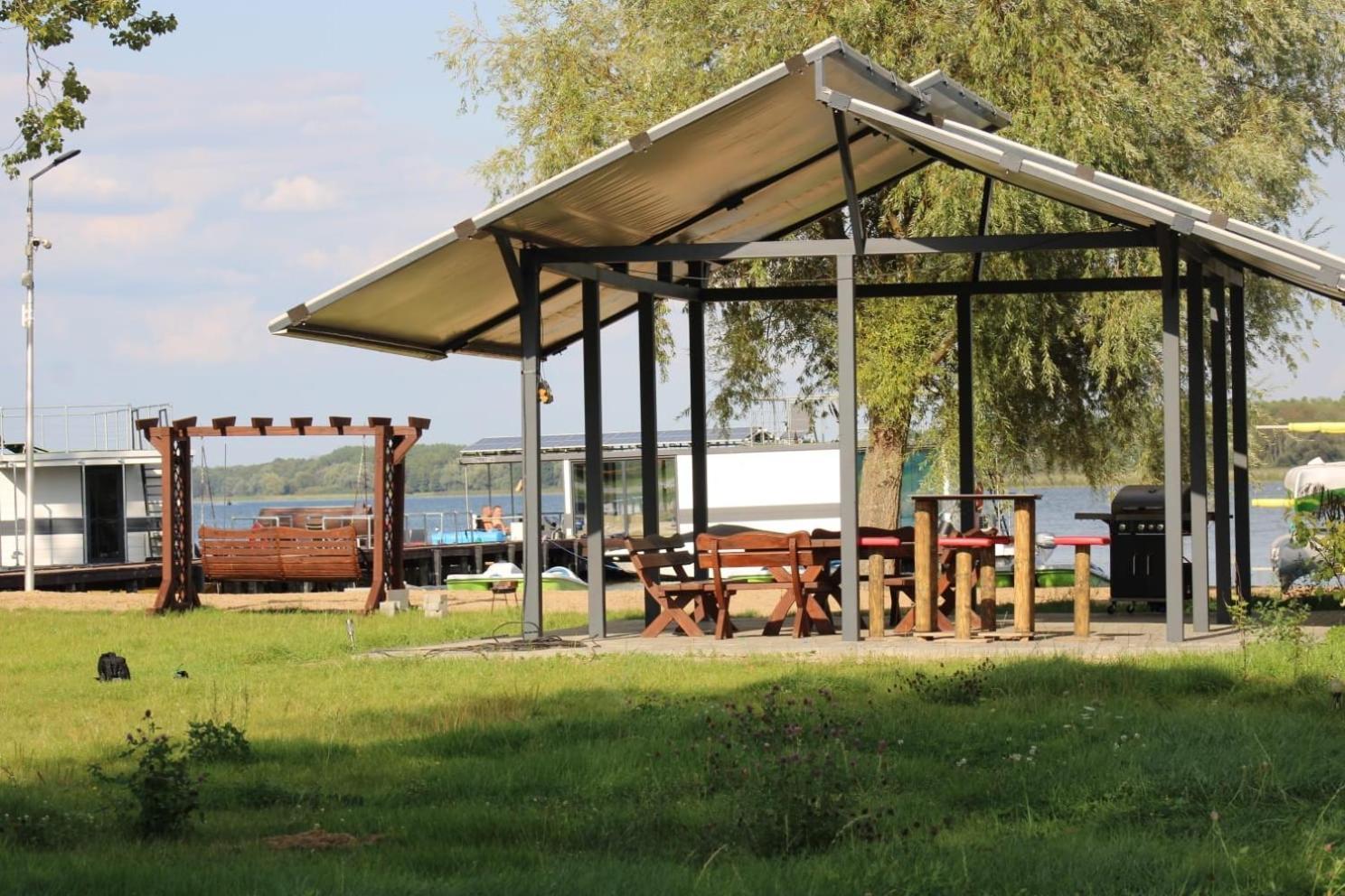 Osrodek Wypoczynkowy "Marina Rozbejko" Villa มิชลีบูร์ช ภายนอก รูปภาพ