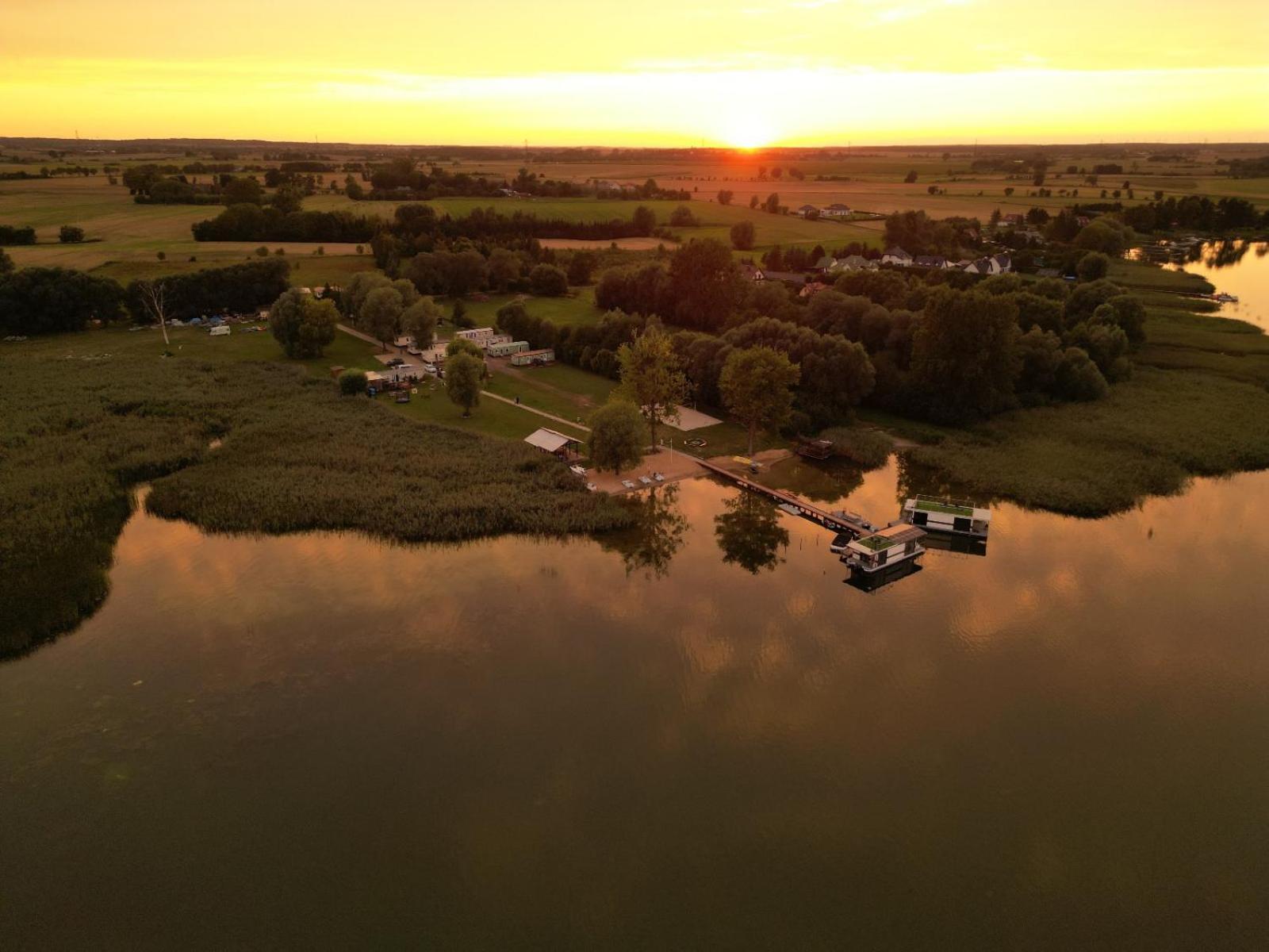 Osrodek Wypoczynkowy "Marina Rozbejko" Villa มิชลีบูร์ช ภายนอก รูปภาพ