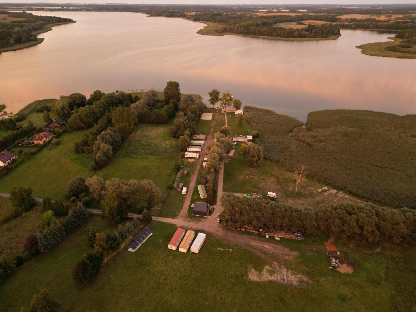 Osrodek Wypoczynkowy "Marina Rozbejko" Villa มิชลีบูร์ช ภายนอก รูปภาพ
