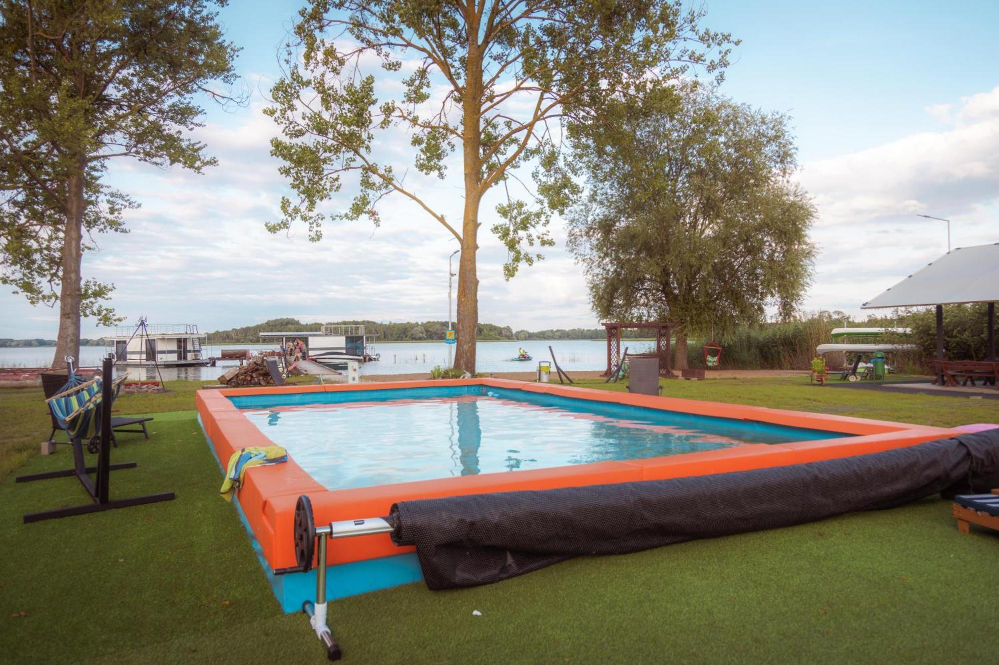Osrodek Wypoczynkowy "Marina Rozbejko" Villa มิชลีบูร์ช ภายนอก รูปภาพ
