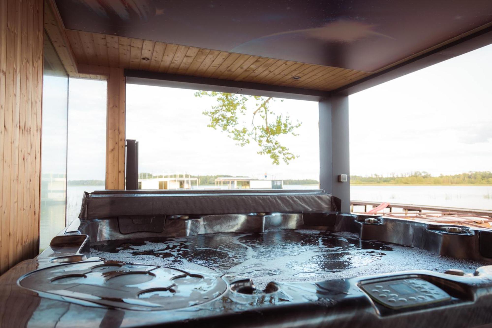 Osrodek Wypoczynkowy "Marina Rozbejko" Villa มิชลีบูร์ช ภายนอก รูปภาพ